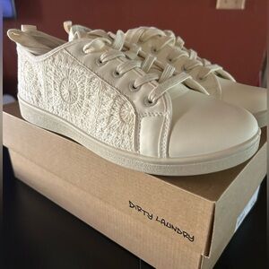 Dirty Laundry Crochet Side Sneaker Cream Size 9 New No Tags
